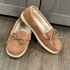 Rockport Tan Suede Moccasins with Bow